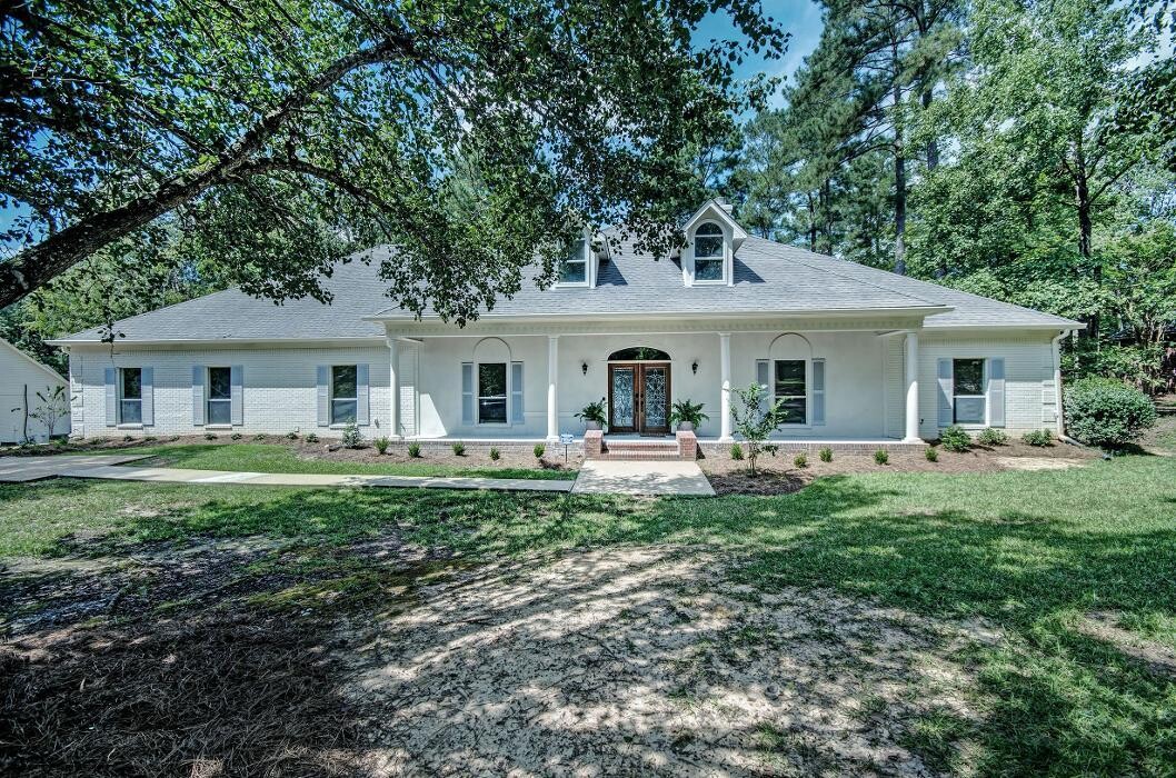 Images Steve Houck Broker/Owner, Real Estate Partners