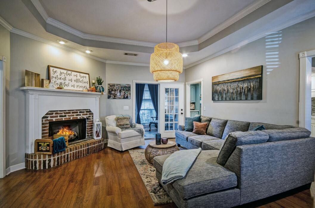 Images Steve Houck Broker/Owner, Real Estate Partners