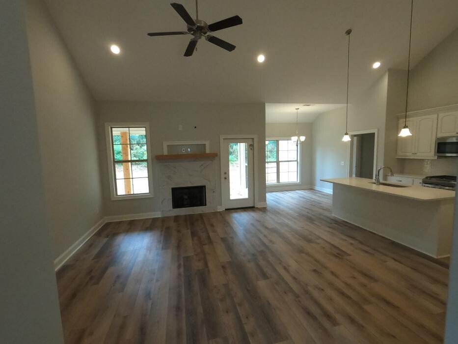Images Steve Houck Broker/Owner, Real Estate Partners