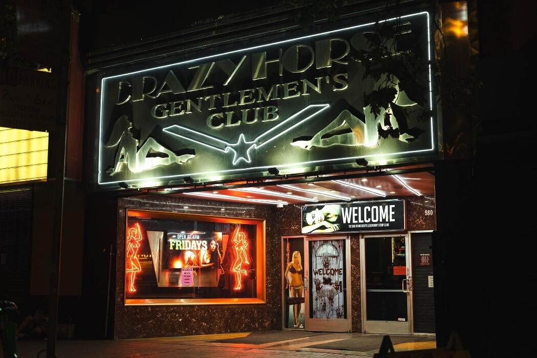 Images The Crazy Horse