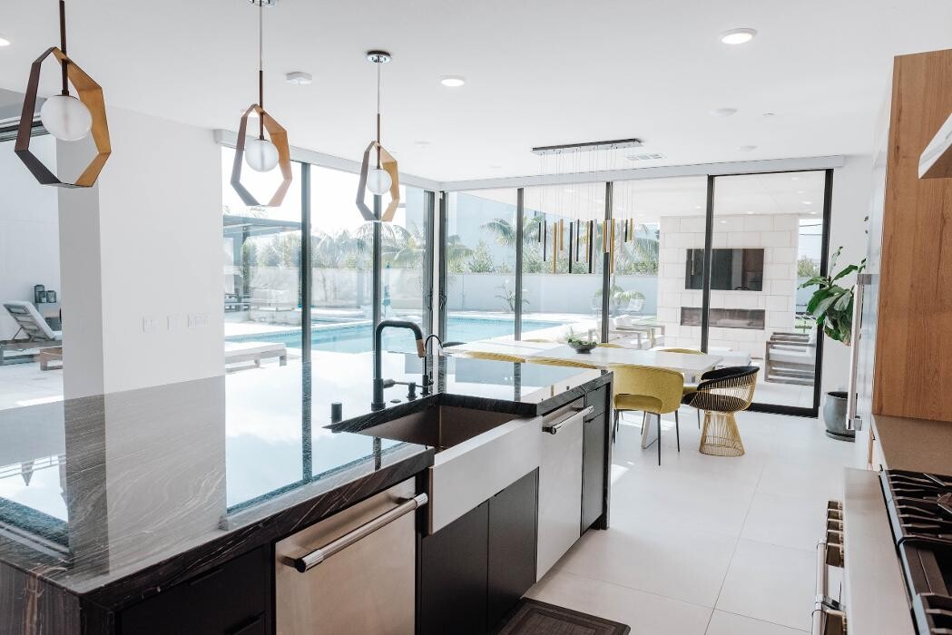 Images Charles Taylor Interior Design