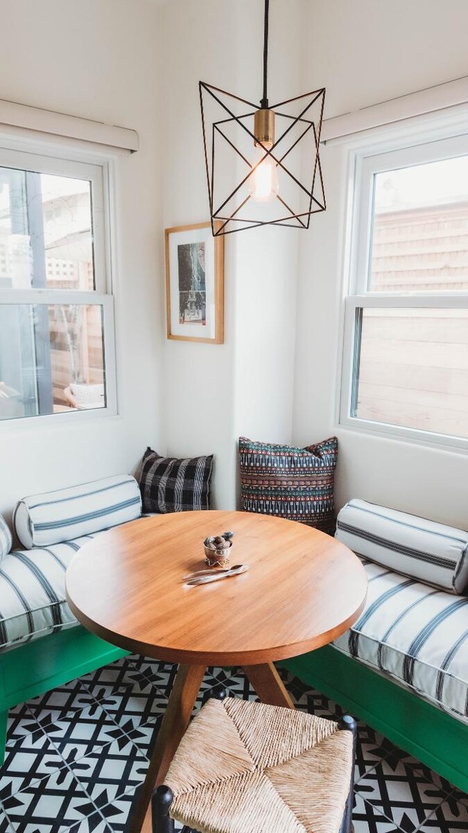 Images Charles Taylor Interior Design