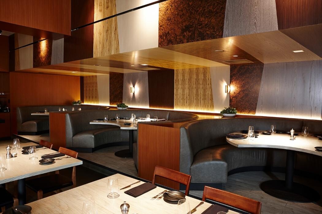 Images Charles Taylor Interior Design