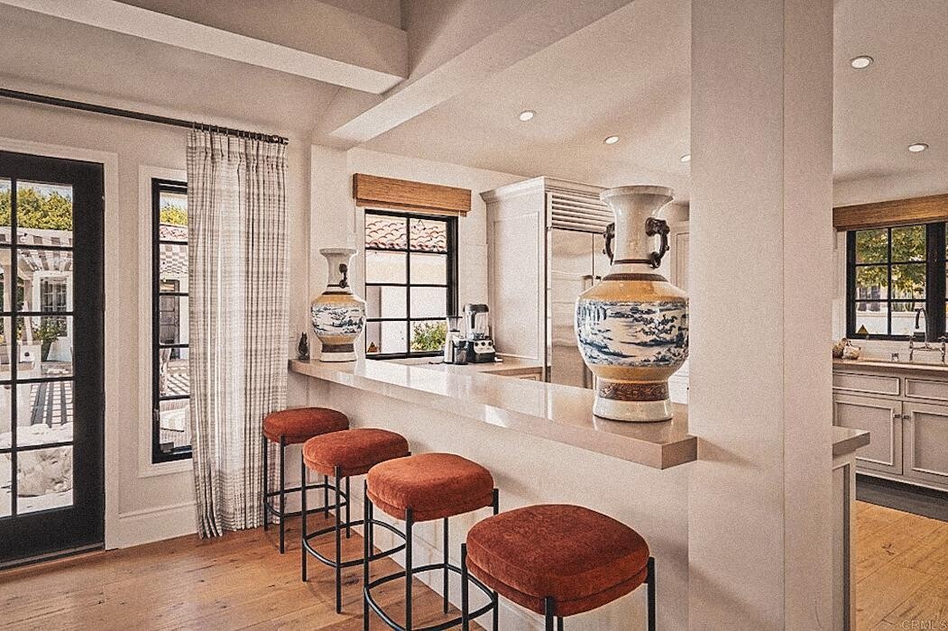 Images Charles Taylor Interior Design