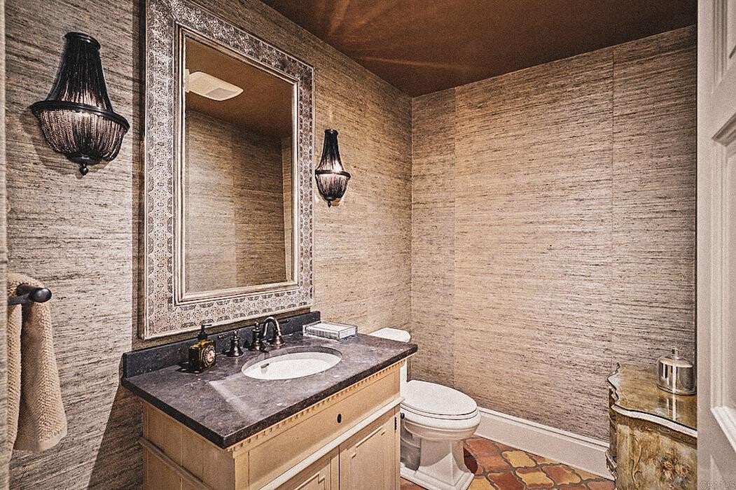 Images Charles Taylor Interior Design