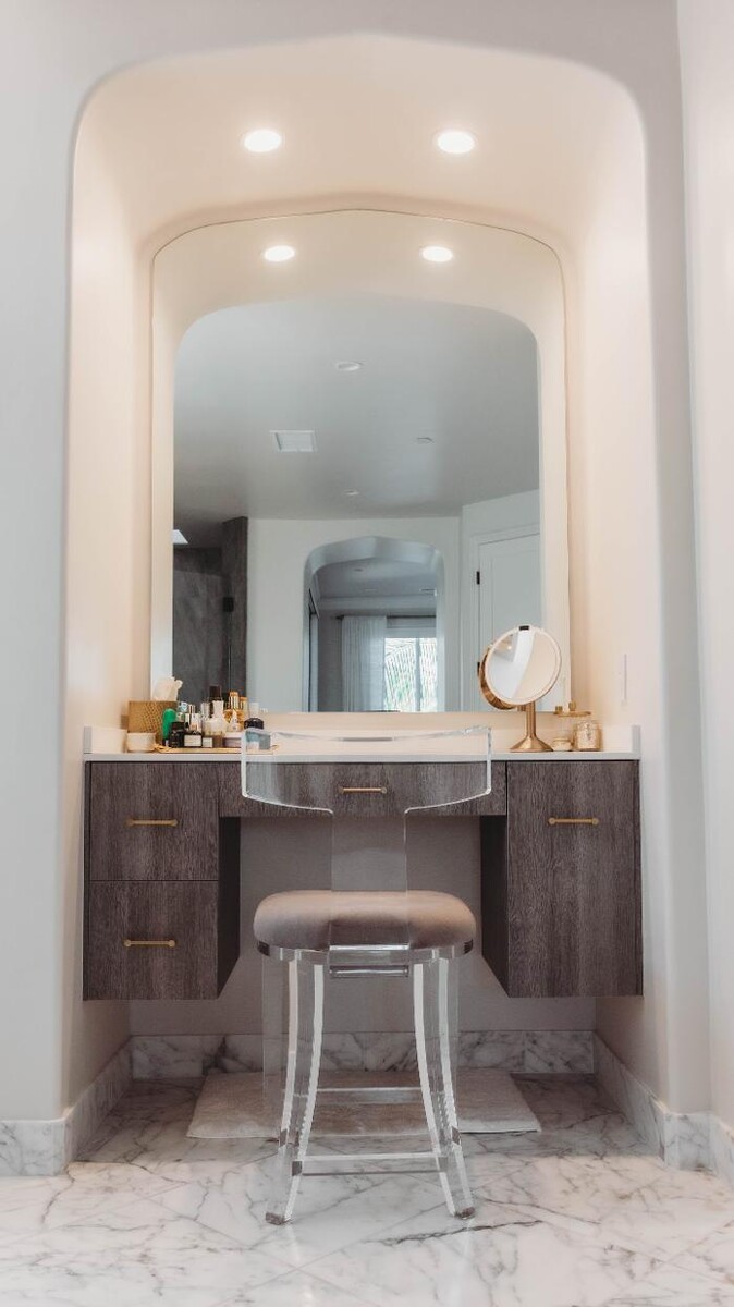 Images Charles Taylor Interior Design