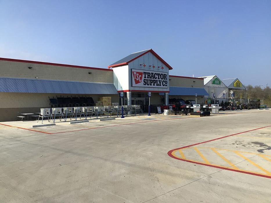 Images Tractor Supply Co.