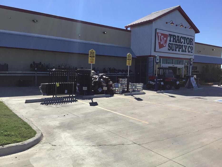 Images Tractor Supply Co.
