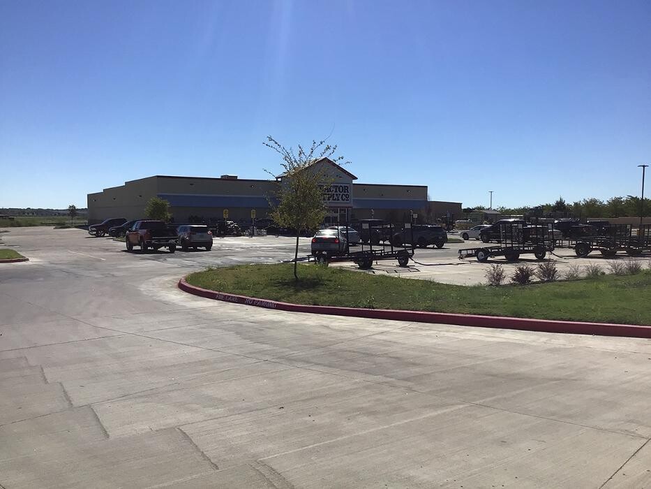 Images Tractor Supply Co.
