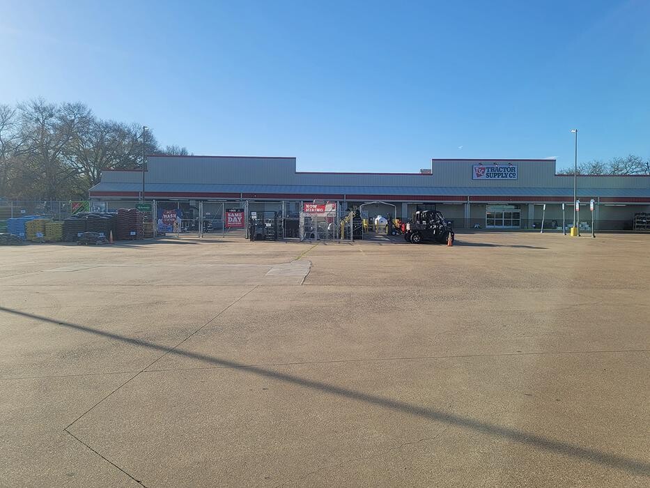 Images Tractor Supply Co.