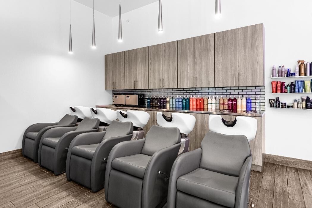 Images Salon Dulay - Mills 50 District