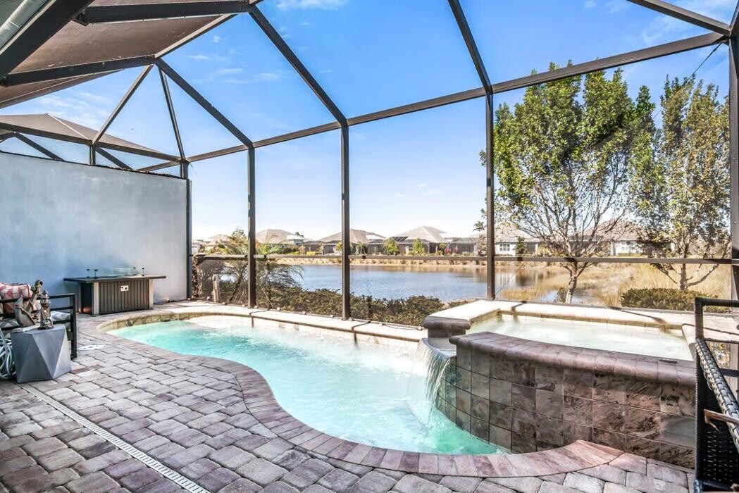 Images Jamie Bresnahan Flores - EXP Realty