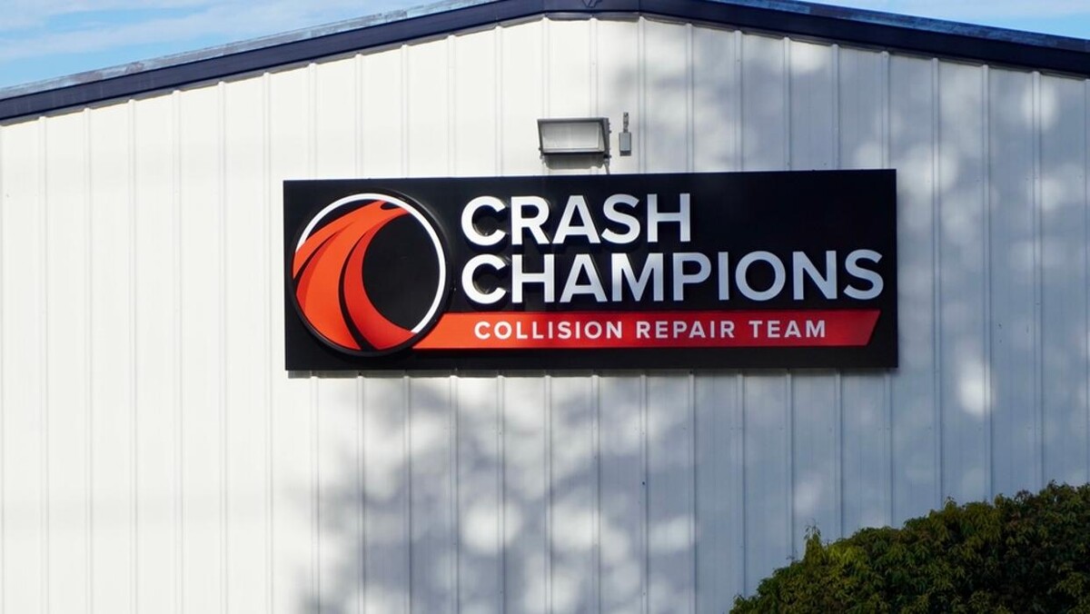 Images Crash Champions LUXE | EV Certified Repair Tigard