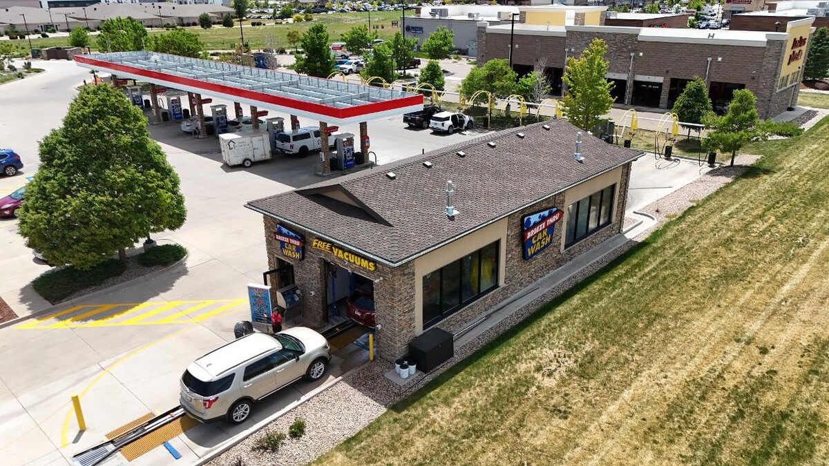 Images Breeze Thru Car Wash - Johnstown