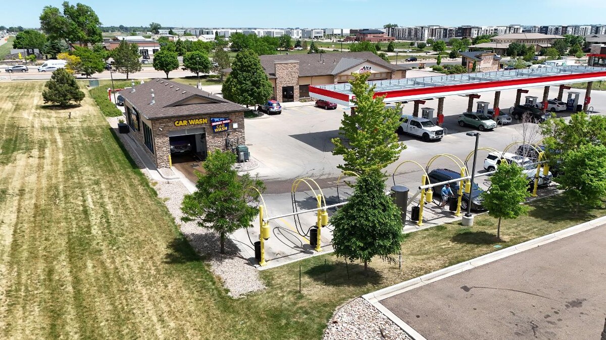 Images Breeze Thru Car Wash - Johnstown