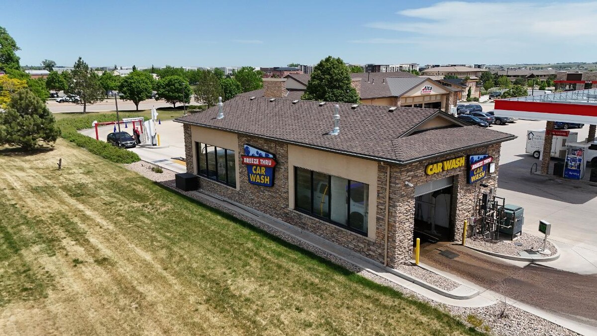 Images Breeze Thru Car Wash - Johnstown