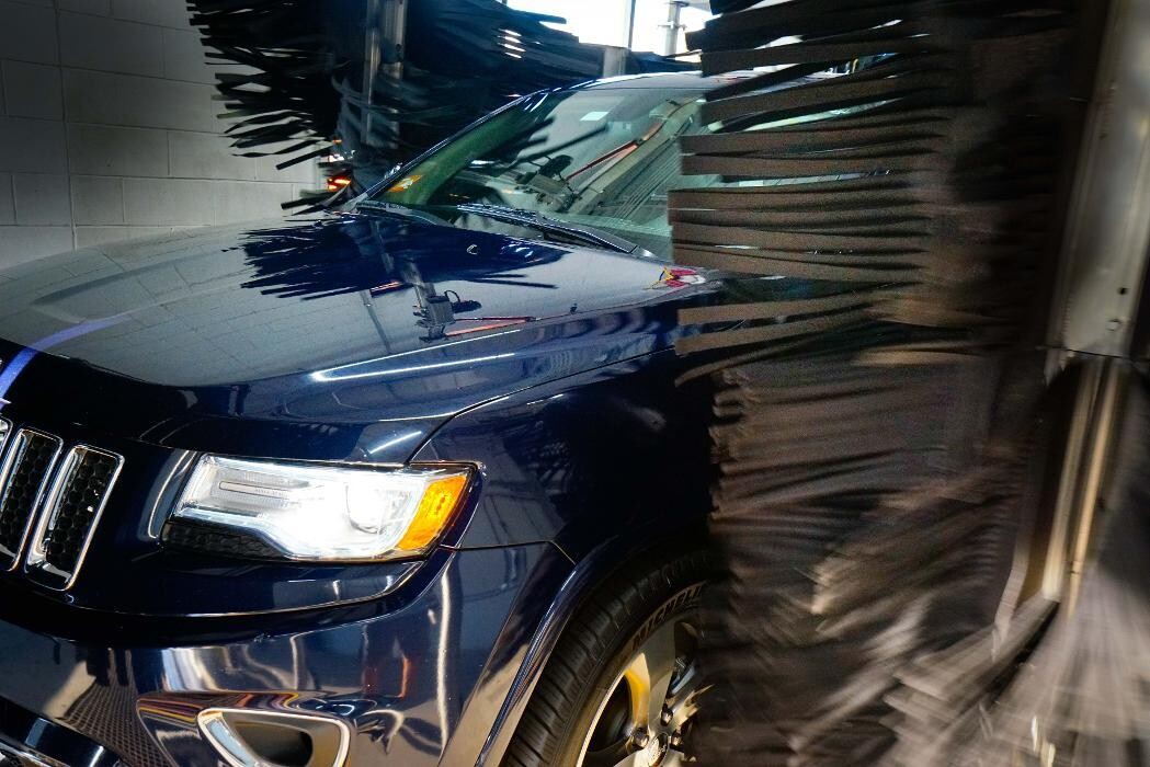 Images Breeze Thru Car Wash - West Greeley