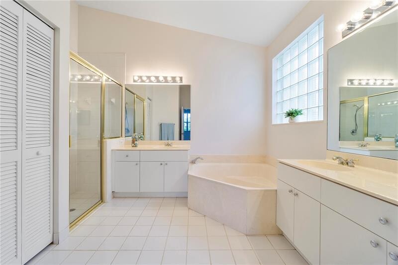 Images Manuel Alfonso Galeano With Weston International Realty