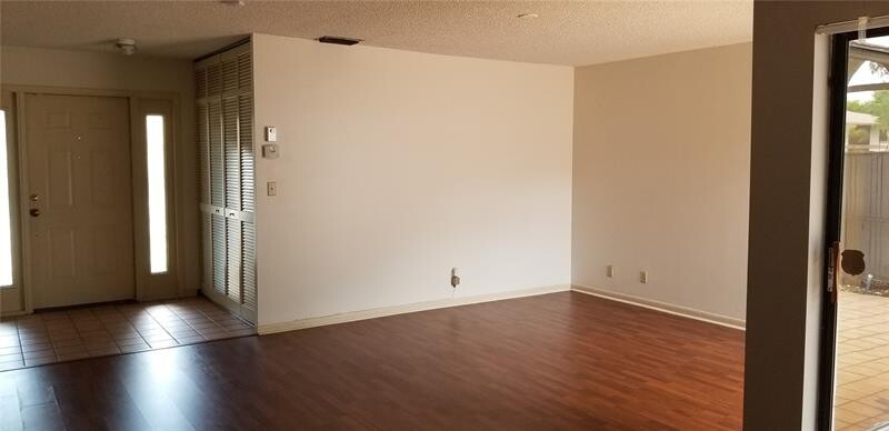 Images Manuel Alfonso Galeano With Weston International Realty