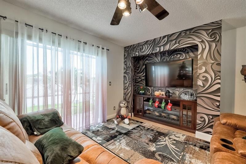 Images Manuel Alfonso Galeano With Weston International Realty