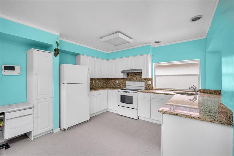 Images Manuel Alfonso Galeano With Weston International Realty