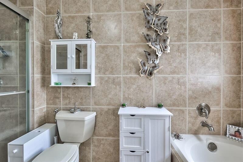 Images Manuel Alfonso Galeano With Weston International Realty