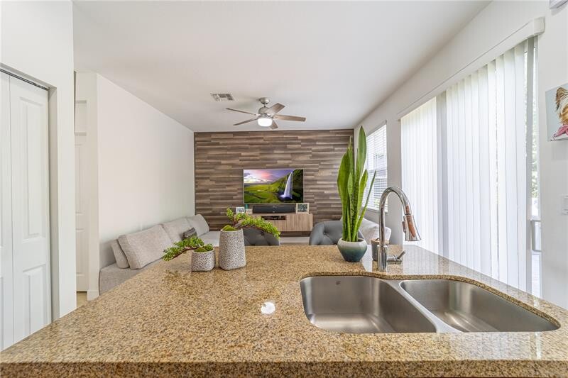 Images Manuel Alfonso Galeano With Weston International Realty
