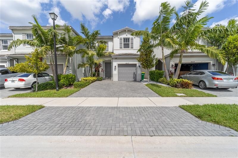 Images Manuel Alfonso Galeano With Weston International Realty