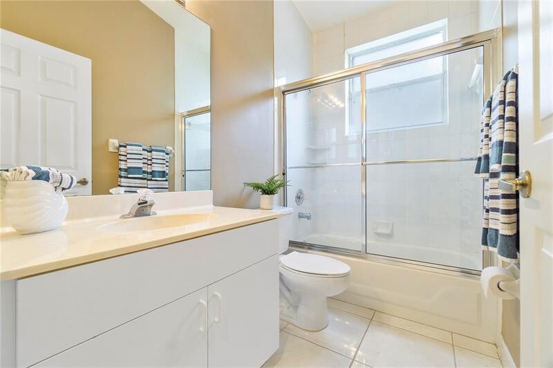 Images Manuel Alfonso Galeano With Weston International Realty