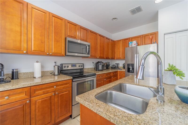 Images Manuel Alfonso Galeano With Weston International Realty