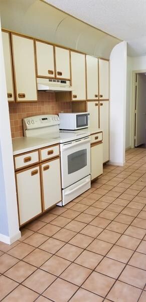 Images Manuel Alfonso Galeano With Weston International Realty