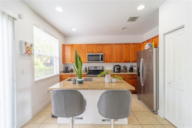 Images Manuel Alfonso Galeano With Weston International Realty
