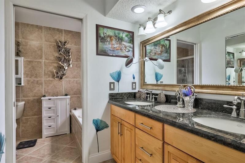 Images Manuel Alfonso Galeano With Weston International Realty