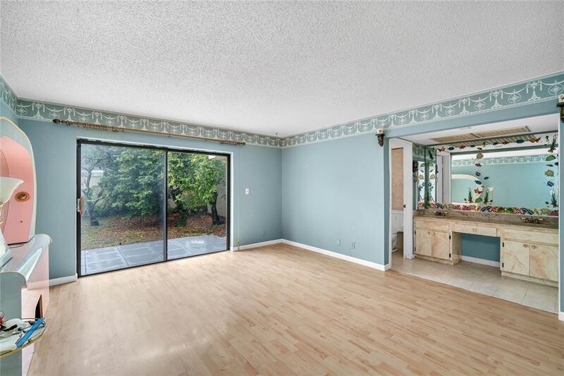 Images Manuel Alfonso Galeano With Weston International Realty