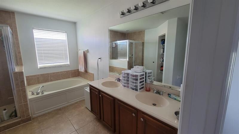 Images Manuel Alfonso Galeano With Weston International Realty
