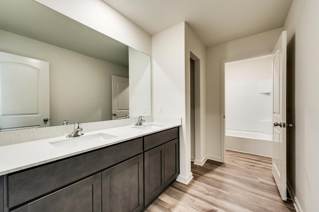 Images LGI Homes - Logan Square