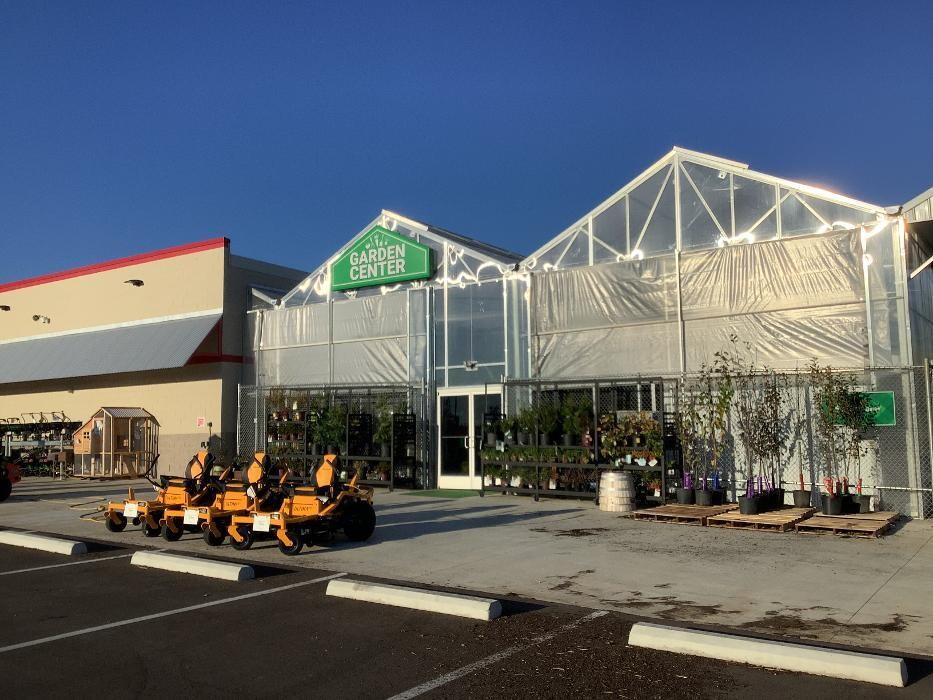 Images Tractor Supply Co.