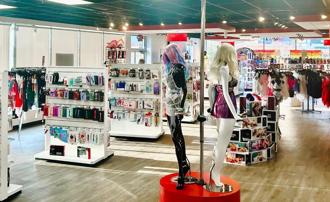 Images Adam & Eve Stores