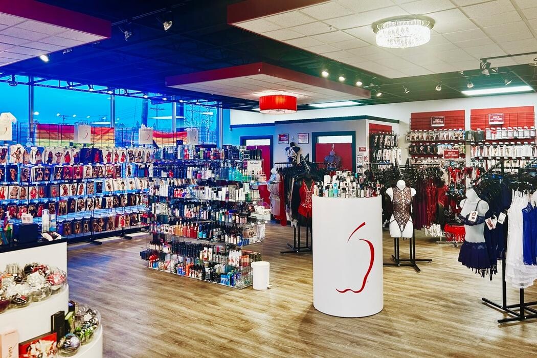 Images Adam & Eve Stores