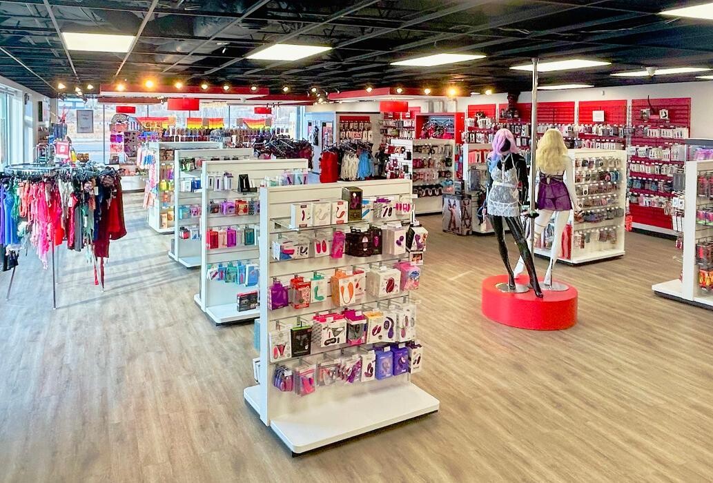 Images Adam & Eve Stores