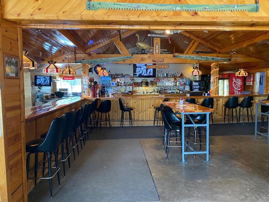 Images Chet's Fox River Tavern & Canoe Rental Inc