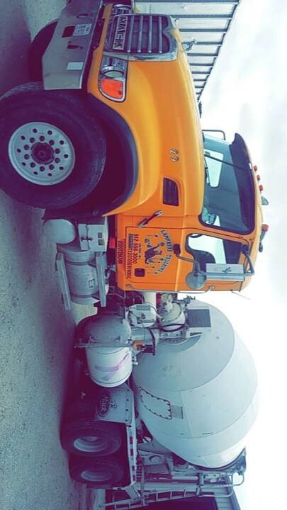 Lampasas Trucking & Redi-Mix Logo