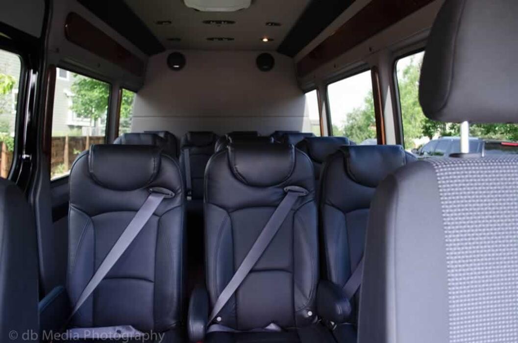 Images 303 Luxury Car Service