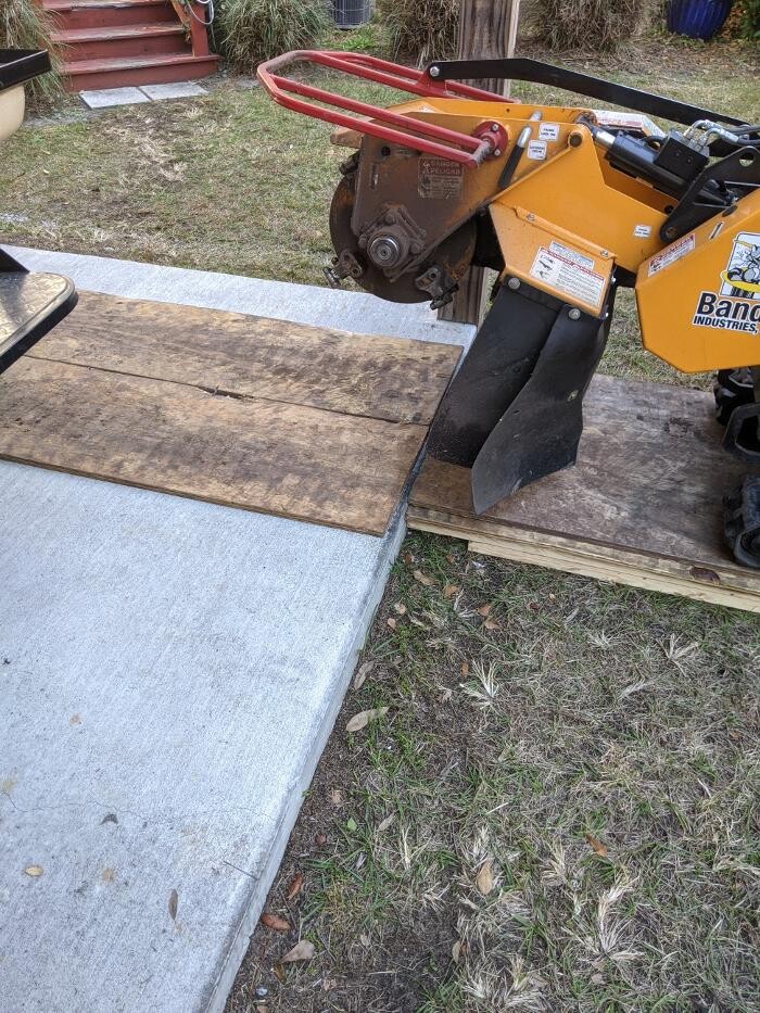 Images Southern Crab Stump Grinding