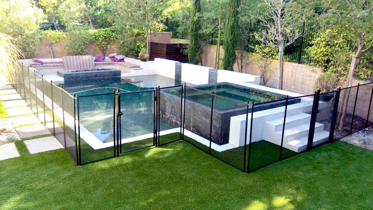 Images Safeguard Architectural Glass & Mesh Pool Fence