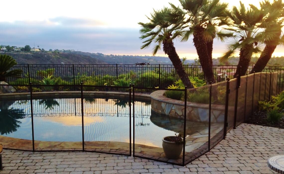 Images Safeguard Architectural Glass & Mesh Pool Fence