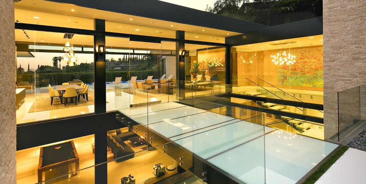 Images Safeguard Architectural Glass & Mesh Pool Fence