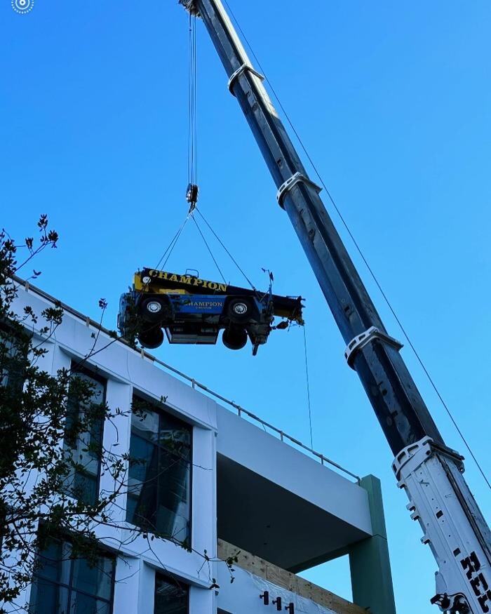 Images Reliable Crane Service