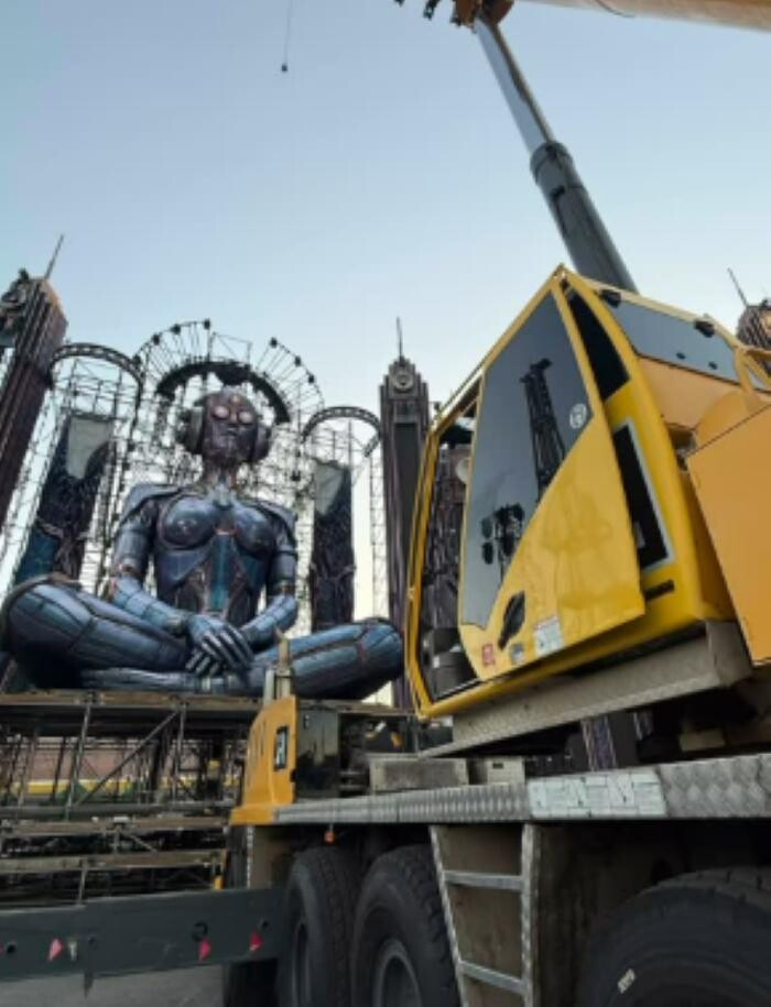 Images Reliable Crane Service