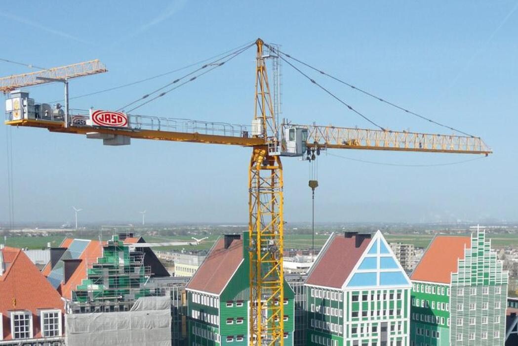 Images Reliable Crane Service